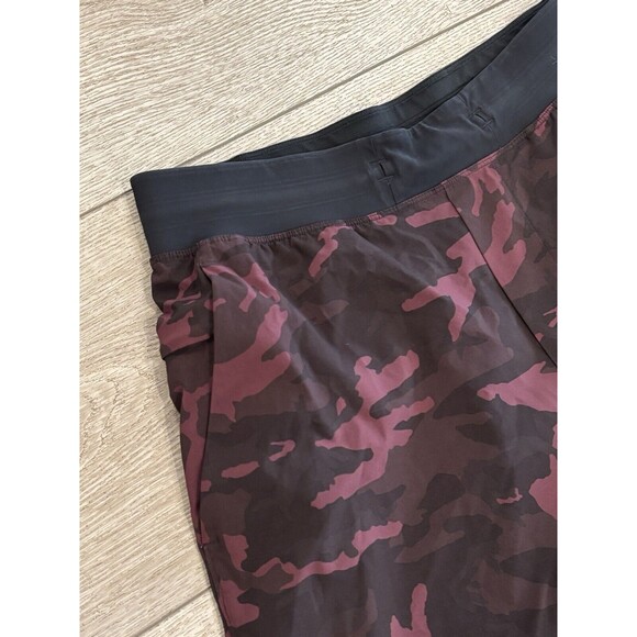 Lululemon T.H.E. Short Mens Medium Camo Black Compression Unlined Workout Gym 9" - Picture 3 of 7